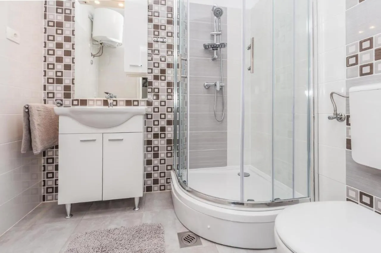 Apartamento Edi Blue Funtana 0*,  Croacia